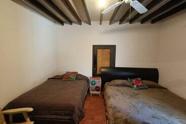 پانسیون Casa Aldama 83