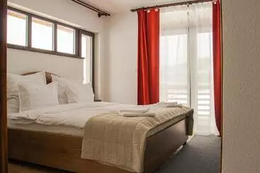 پانسیون Chalet Deluț