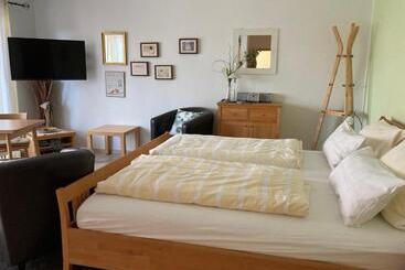 ユースホステル Landhaus Apartments