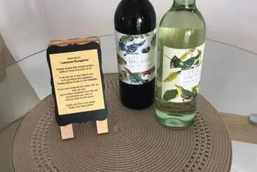 ベッドアンドブレックファースト Lakeside Bungalow