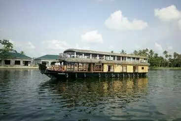 Hotel Coco Floatel