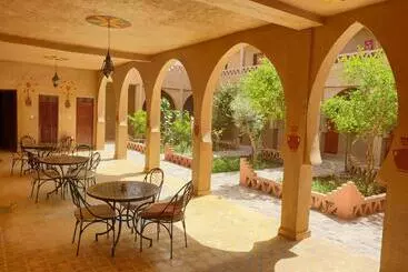 تختخواب و صبحانه Riad Oasis