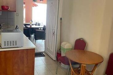 펜션 Adria Penzión