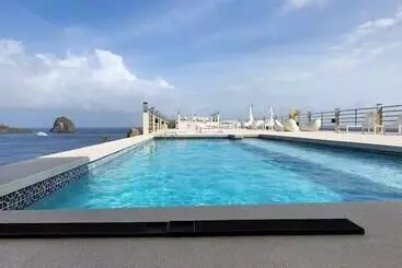 La Vue Boutique Hotel & Beach Club