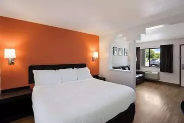 Motel Hill Country Inn And Suites