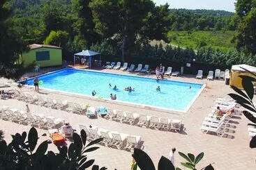 آپارتمان Residence Hotel Baia Di Paradiso