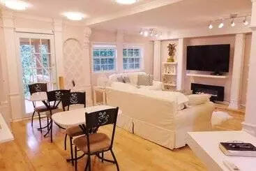 The Cottage Bed & Breakfast