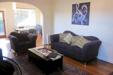 Апартаменты Hobart Gables