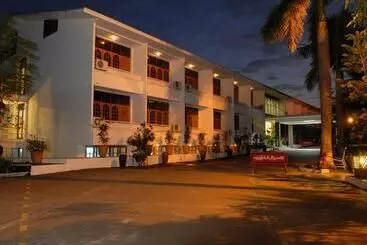 Hotelli Myanmar Life