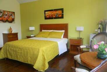 Pension Sevilla House