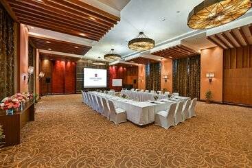 Fariyas Resort, Lonavala