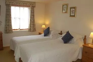 The Wold Cottage  B&b