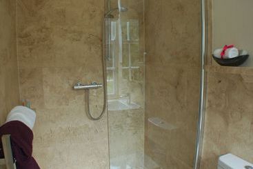 The Wold Cottage  B&b