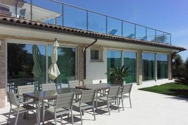 קוטג'' Villa Belvedere Degli Ulivi