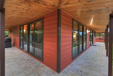 آپارتمانهای توریستها Dii Elduu House & Cottage