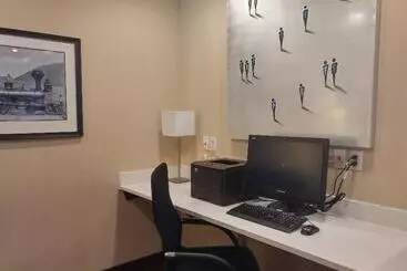 Отель Holiday Inn Express & Suites Golden, An Ihg