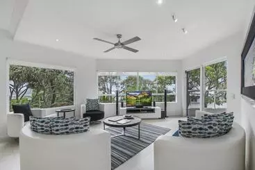 آپارتمان The Lookout Resort Noosa