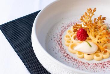 Wille Avaton Luxury Beach Resort   Relais & Chateaux