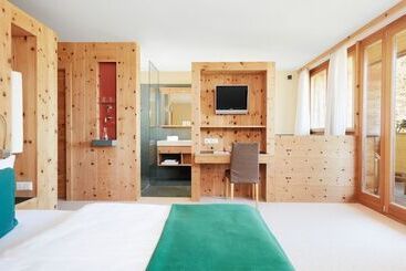 هتل Arosea Life Balance