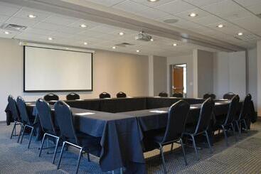 בית מלון כפרי Holiday Inn Express & Suites Tulsa Ne   Claremore By Ihg