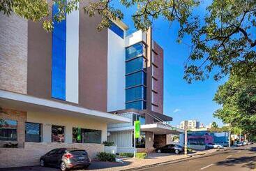 בית מלון כפרי Ibis Styles Piracicaba
