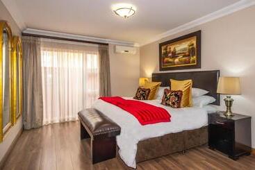 فندق Sunward Park Guest House & Conference Center