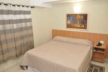 Lotus Hotel   à 6 Km Do Santuário De Aparecida Sp