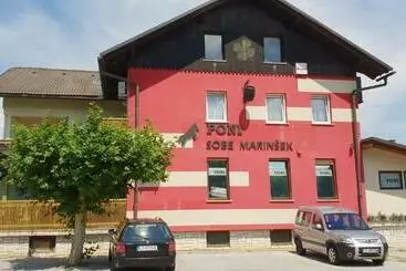 تختخواب و صبحانه Poni Naklo   Sobe Marinšek