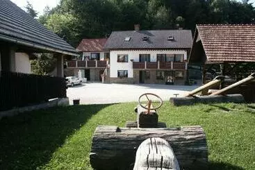 Pri Lazarju Farm Stay