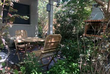 بنسيون Studio By The River