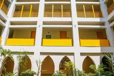 בית מלון כפרי Bloom Boutique L Signature Towers