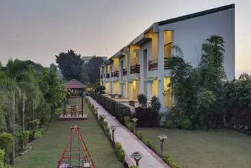 هتل V Resorts Rajaji National Park