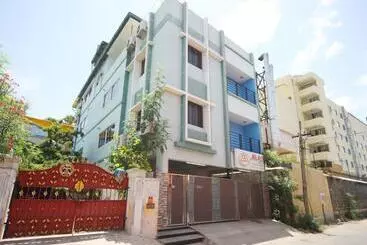 Max Classic Serviced Apartment