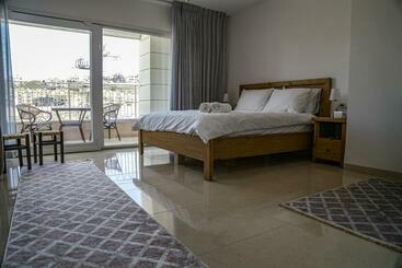 צימר Balcony بَلكون