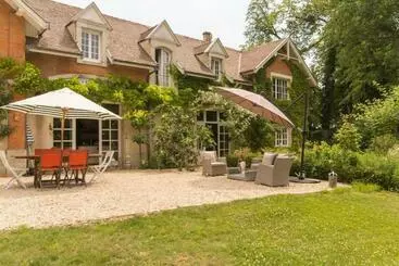 Aamiaismajoitus (B&B) Manderley