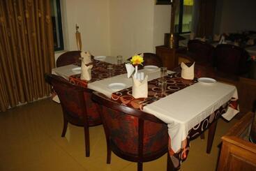 בית מלון כפרי Bessota International