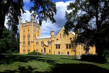 ホテル Zámek Nečtiny