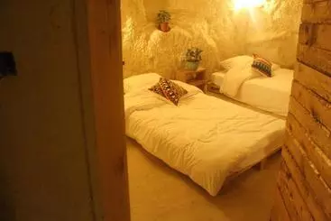 پانسیون 7 Caves