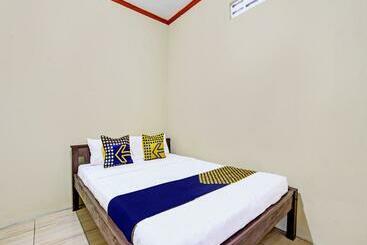 酒店 Spot On 92220 Sari Laut