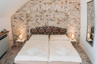 ペンション Kastély Gróf Zichy