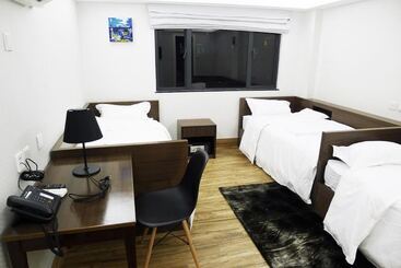 Albergue 5footway.inn Project Ponte 16