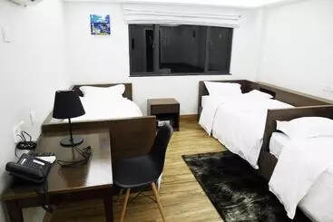 ユースホステル 5footway.inn Project Ponte 16