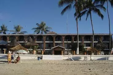 Costa Alegre Hotel & Suites