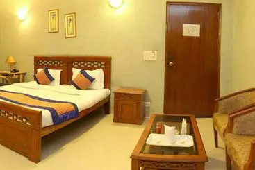 בית מלון כפרי Oyo Premium Dlf One