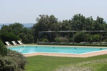 בית מלון כפרי Tenuta Seripa