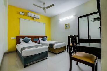 Hotel Oyo 19022 Perungudi