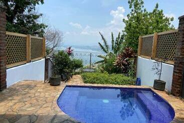 بنسيون Casa Flor De Pajaro, Vistas Panorámicas Increíbles Al Lago