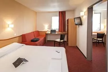 Brit Hotel Confort Montauban