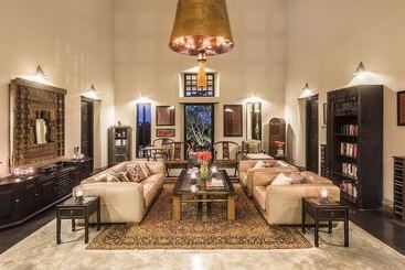 Apartaments turístics Villa Mayurana By Edwards Collection