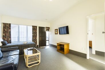 דירה 755 Regal Court Motel